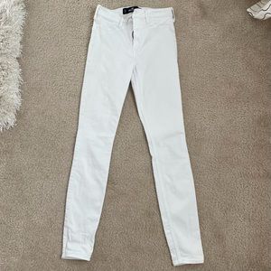 white hollister skinny jeans